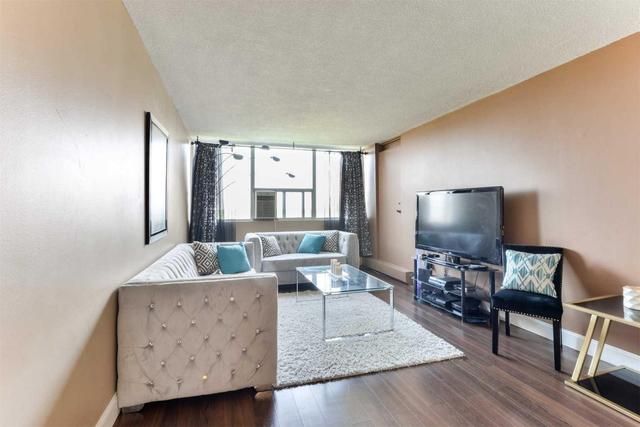 526 - 2121 Roche Crt, Condo with 2 bedrooms, 1 bathrooms and 1 parking in Mississauga ON | Image 6