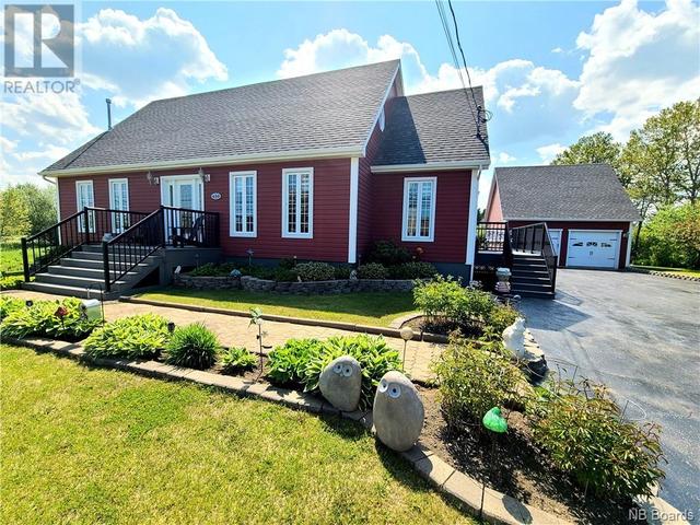 600 Principale, House detached with 5 bedrooms, 3 bathrooms and null parking in Beresford NB | Image 1