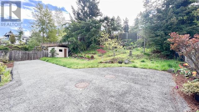 6231 Selkirk Terr, House detached with 5 bedrooms, 3 bathrooms and 4 parking in North Cowichan BC | Image 36
