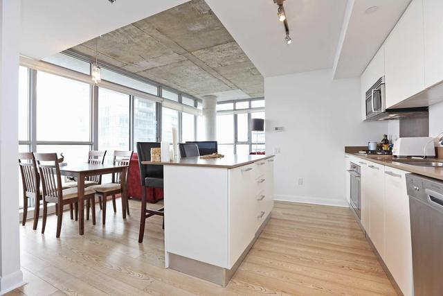 3209 - 375 King St W, Condo with 1 bedrooms, 2 bathrooms and null parking in Toronto ON | Image 5