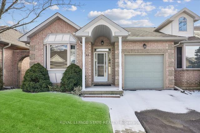 93 Boca Dr, Townhouse with 2 bedrooms, 3 bathrooms and 2 parking in Hamilton ON | Image 1