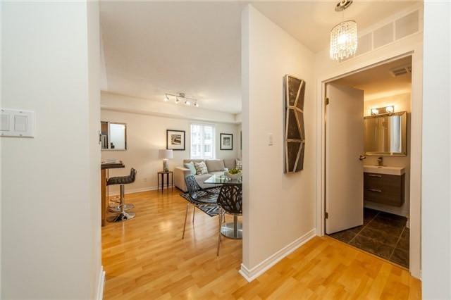 Th1117 - 50 East Liberty St, Townhouse with 2 bedrooms, 2 bathrooms and 1 parking in Toronto ON | Image 3