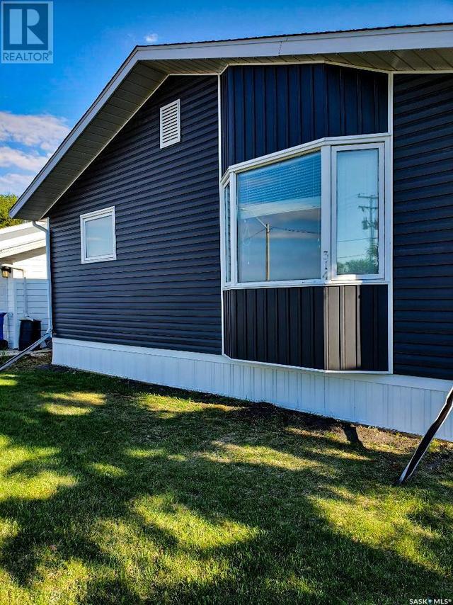 314 Railway Avenue, House detached with 5 bedrooms, 3 bathrooms and null parking in Carnduff SK | Image 4