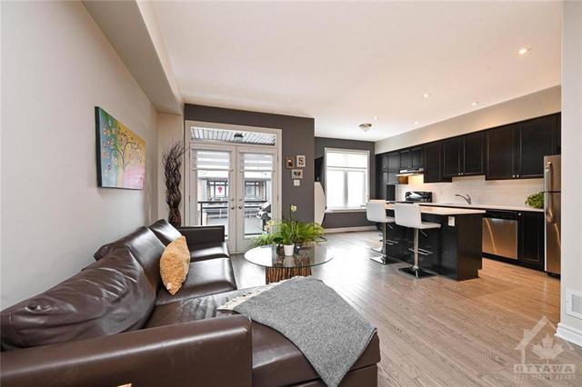 78 Stockholm Private, Townhouse with 3 bedrooms, 3 bathrooms and 2 parking in Ottawa ON | Image 9