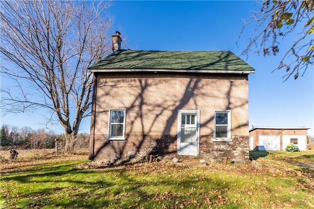 884 Stone Hedges Road, House detached with 2 bedrooms, 1 bathrooms and 10 parking in North Algona Wilberforce ON | Image 5