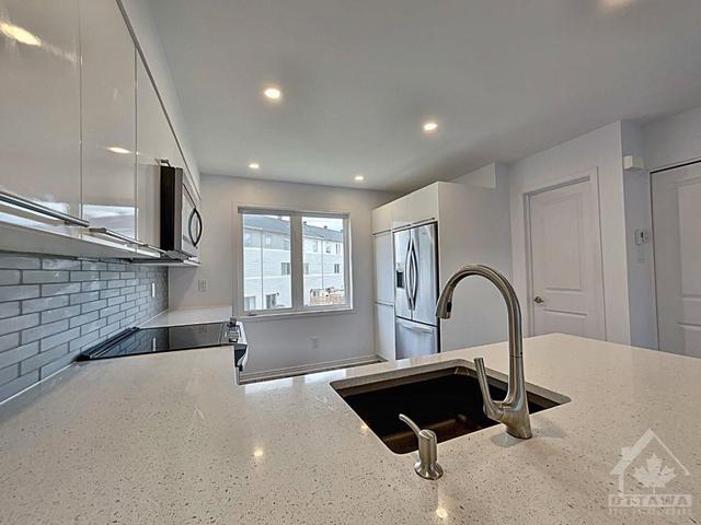 117 Camden Private, Townhouse with 3 bedrooms, 4 bathrooms and 2 parking in Ottawa ON | Image 9