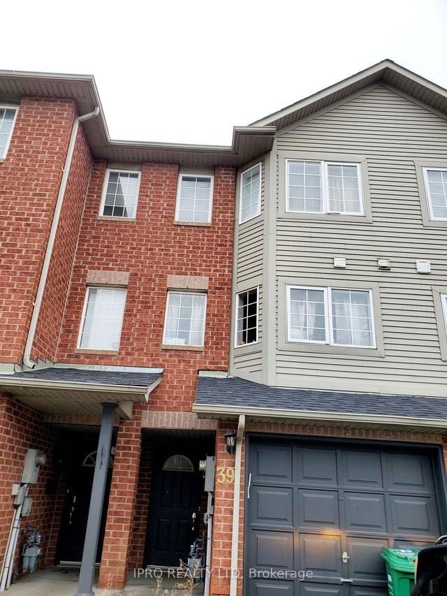 39 Spadina Rd, Townhouse with 4 bedrooms, 3 bathrooms and 2 parking in Brampton ON | Image 17
