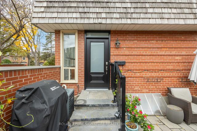 4 - 71 Upper Canada Dr, Townhouse with 2 bedrooms, 2 bathrooms and 1 parking in Toronto ON | Image 23
