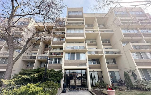 128 - 1300 Marlborough Crt, Condo with 3 bedrooms, 2 bathrooms and 1 parking in Oakville ON | Image 1