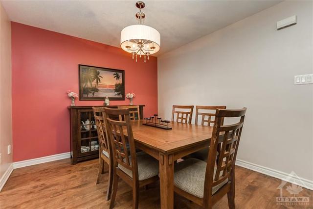 233 Wildcliff Way, Townhouse with 3 bedrooms, 3 bathrooms and 3 parking in Ottawa ON | Image 10