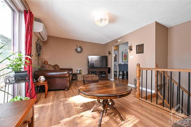1671 County Rd 43 Road, House detached with 3 bedrooms, 2 bathrooms and 15 parking in North Grenville ON | Image 7