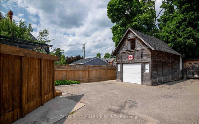 37 Young St, House detached with 1 bedrooms, 1 bathrooms and 4 parking in Halton Hills ON | Image 22