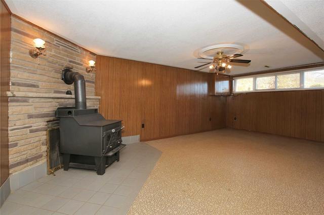 40 Dundee Dr, House detached with 3 bedrooms, 2 bathrooms and 6 parking in Toronto ON | Image 7