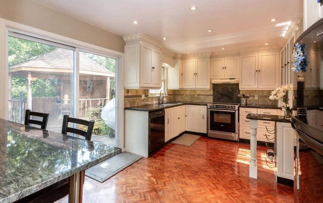 72 Jaffa Dr, House detached with 4 bedrooms, 3 bathrooms and 4 parking in Brampton ON | Image 8