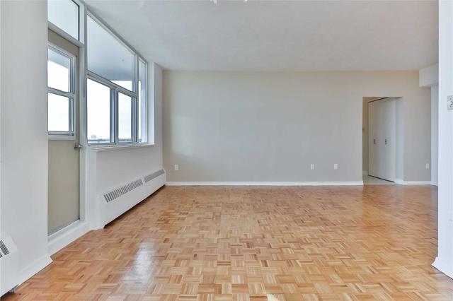 1010 - 2245 Eglinton Ave E, Condo with 2 bedrooms, 1 bathrooms and 1 parking in Toronto ON | Image 6