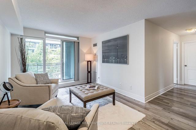 216 - 2119 Lakeshore Blvd W, Condo with 2 bedrooms, 2 bathrooms and 1 parking in Toronto ON | Image 3