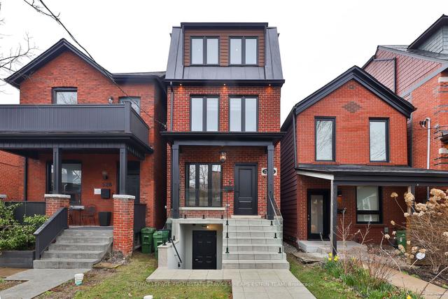 528 Clinton St, House detached with 5 bedrooms, 5 bathrooms and 2 parking in Toronto ON | Image 1