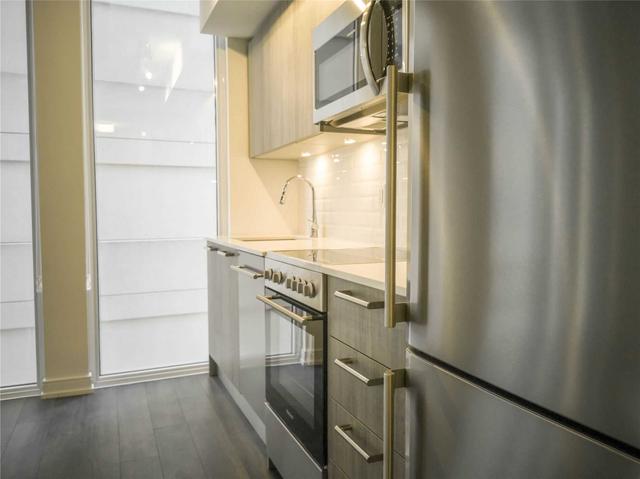 1810 - 28 Wellesley St E, Condo with 0 bedrooms, 1 bathrooms and 0 parking in Toronto ON | Image 3