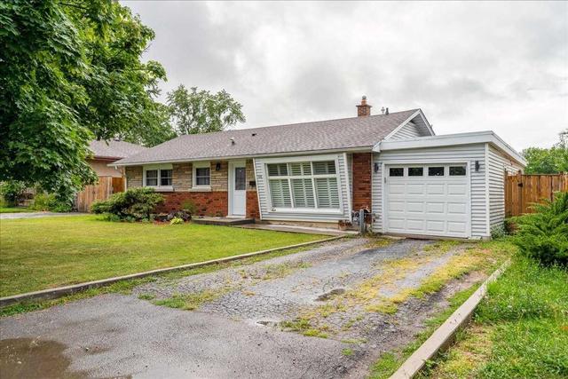 98 Jacobson Ave, House detached with 3 bedrooms, 1 bathrooms and 5 parking in St. Catharines ON | Image 23