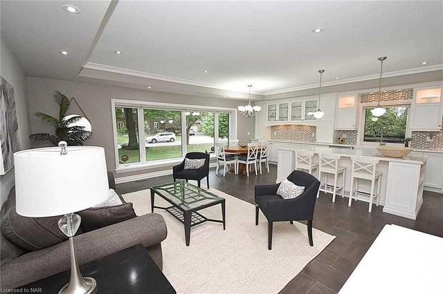 34 Royal York Rd, House detached with 4 bedrooms, 2 bathrooms and 6 parking in St. Catharines ON | Image 16