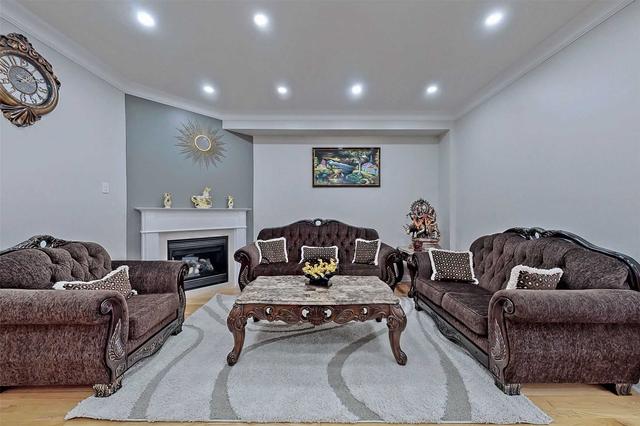92 Laval St, House attached with 3 bedrooms, 4 bathrooms and 4 parking in Vaughan ON | Image 36