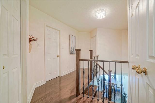 227 Pressed Brick Dr, House semidetached with 3 bedrooms, 4 bathrooms and 5 parking in Brampton ON | Image 16