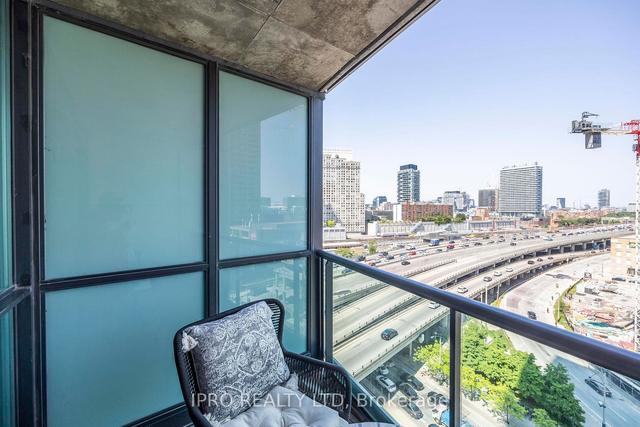 1206 - 16 Yonge St, Condo with 1 bedrooms, 2 bathrooms and 1 parking in Toronto ON | Image 11