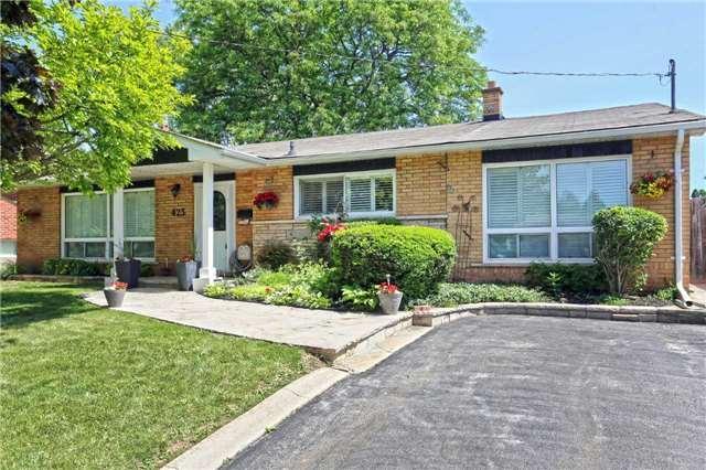 423 Scarsdale Cres, House detached with 3 bedrooms, 2 bathrooms and 4 parking in Oakville ON | Image 1