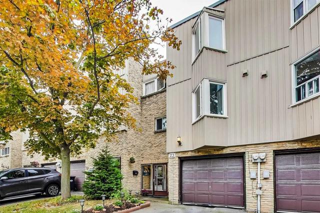 23 - 400 Bloor St, Townhouse with 4 bedrooms, 2 bathrooms and 2 parking in Mississauga ON | Image 1