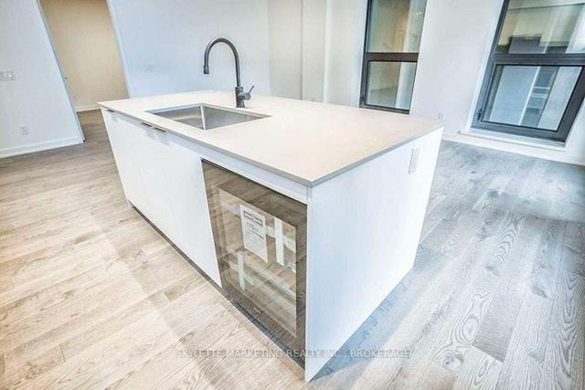 401 - 22 Lombard St, Condo with 2 bedrooms, 2 bathrooms and 1 parking in Toronto ON | Image 2
