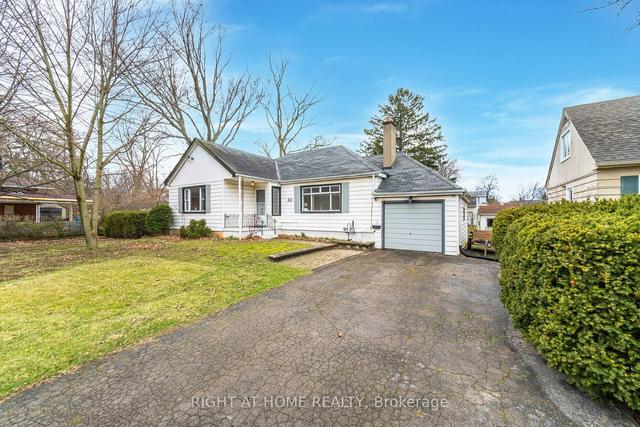 55 Mountain Ave N, House detached with 3 bedrooms, 2 bathrooms and 5 parking in Hamilton ON | Image 23