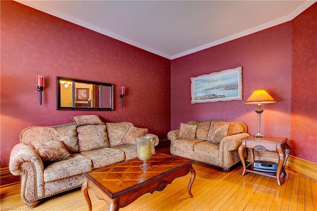 132 Oxford Street, House detached with 4 bedrooms, 1 bathrooms and 1 parking in Strathroy Caradoc ON | Image 11