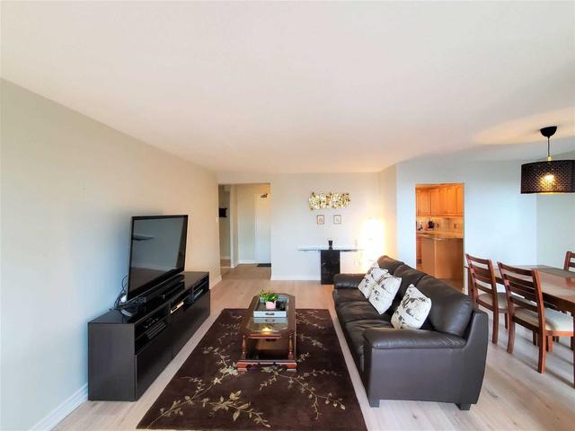 807 - 625 The West Mall St, Condo with 3 bedrooms, 2 bathrooms and 1 parking in Toronto ON | Image 6