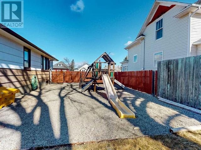 330 19th Street, House detached with 4 bedrooms, 2 bathrooms and 4 parking in Fort Macleod AB | Image 42