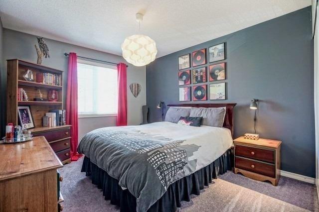 350 Bussel Cres, House attached with 3 bedrooms, 3 bathrooms and 2 parking in Milton ON | Image 11