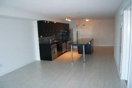 803 - 19 Singer Crt, Condo with 1 bedrooms, 1 bathrooms and null parking in Toronto ON | Image 2