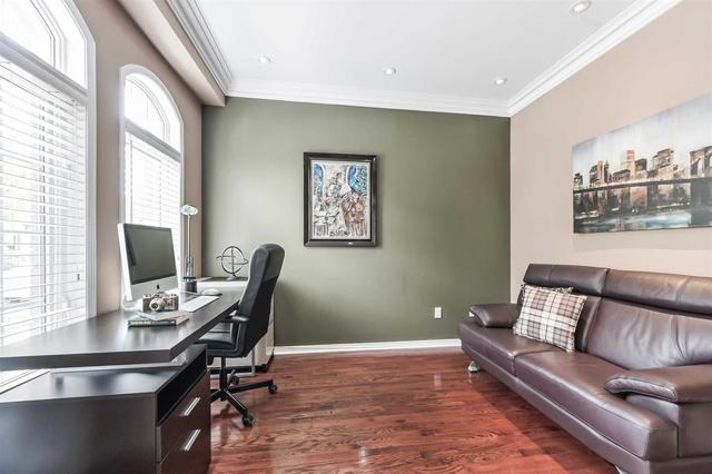 20 Quail Hllw, House detached with 4 bedrooms, 3 bathrooms and 4 parking in Markham ON | Image 2