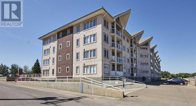 229, - 1182 Southview Drive Se, Condo with 2 bedrooms, 2 bathrooms and 1 parking in Medicine Hat AB | Image 2