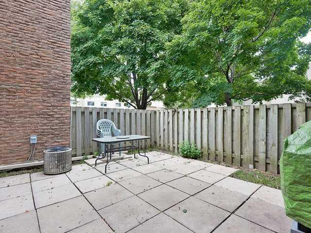 100 - 2315 Bromsgrove Rd, Townhouse with 3 bedrooms, 3 bathrooms and 1 parking in Mississauga ON | Image 17