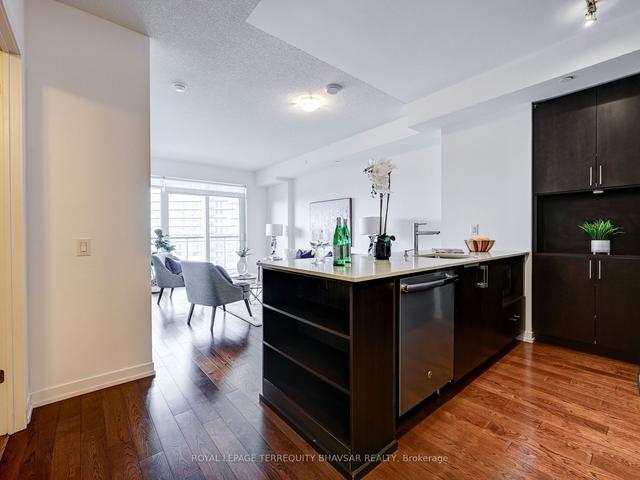 607 - 2560 Eglinton Ave W, Condo with 1 bedrooms, 1 bathrooms and 1 parking in Mississauga ON | Image 2