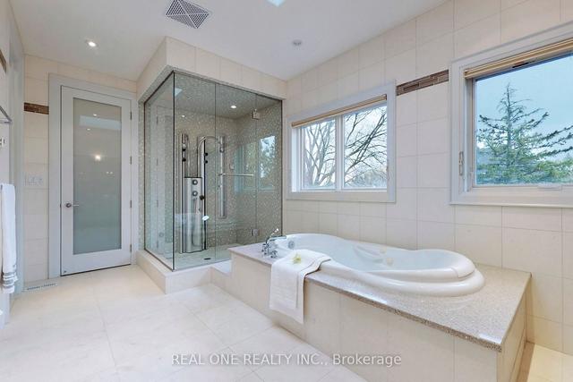 73 Aldershot Cres S, House detached with 5 bedrooms, 7 bathrooms and 6 parking in Toronto ON | Image 13