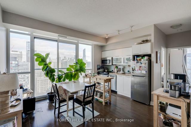 2607 - 126 Simcoe St, Condo with 2 bedrooms, 1 bathrooms and 0 parking in Toronto ON | Image 20