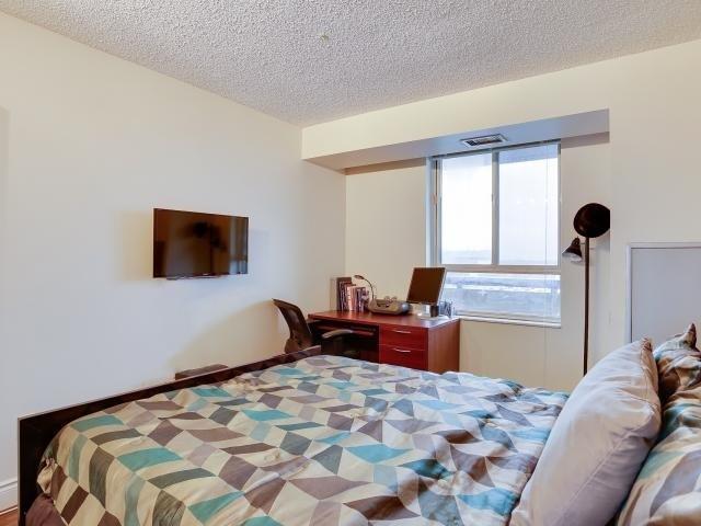 1004 - 100 County Court Blvd, Condo with 3 bedrooms, 2 bathrooms and 2 parking in Brampton ON | Image 12