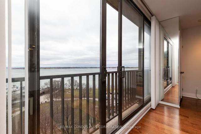 1226 - 33 Harbour Sq, Condo with 1 bedrooms, 1 bathrooms and 1 parking in Toronto ON | Image 12