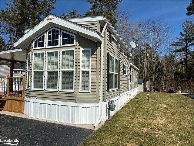 111 Madawaska Trail, House detached with 2 bedrooms, 1 bathrooms and 2 parking in Wasaga Beach ON | Image 21