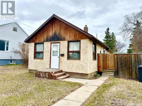 1662 98th Street, House detached with 1 bedrooms, 1 bathrooms and null parking in North Battleford CY SK | Card Image