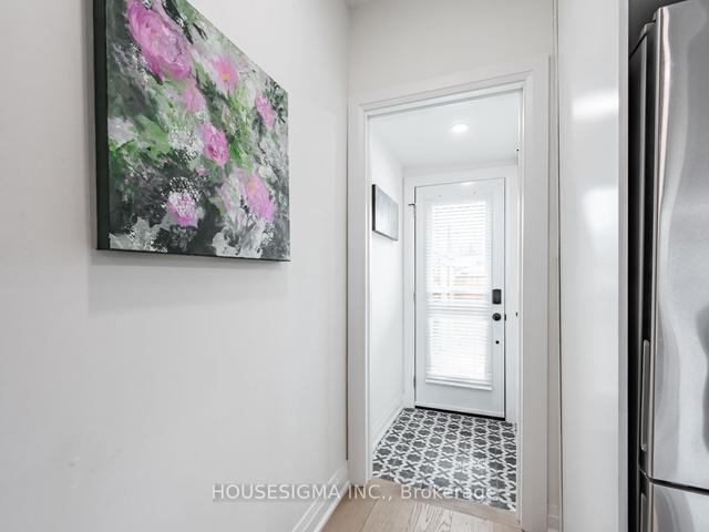11 Via Italia, House detached with 2 bedrooms, 2 bathrooms and 1 parking in Toronto ON | Image 4