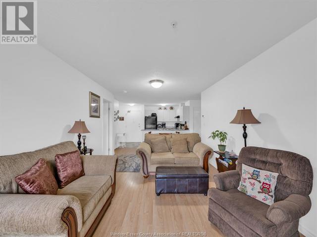 305 - 90 Murray, Condo with 2 bedrooms, 2 bathrooms and null parking in Amherstburg ON | Image 4