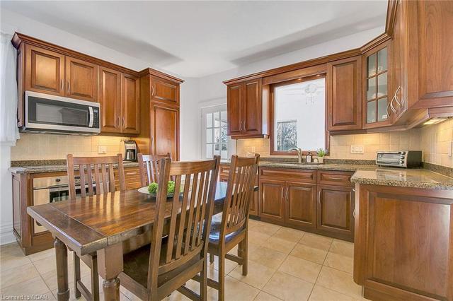 74 Galt Street, House detached with 3 bedrooms, 2 bathrooms and 1 parking in Guelph ON | Image 6