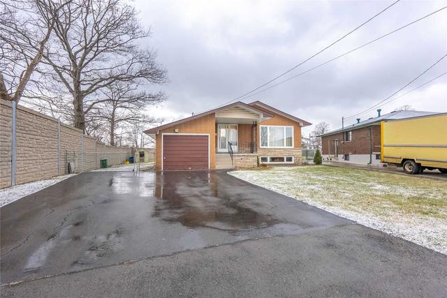 22 Bilardi Crt, House detached with 3 bedrooms, 2 bathrooms and 5 parking in Hamilton ON | Image 12